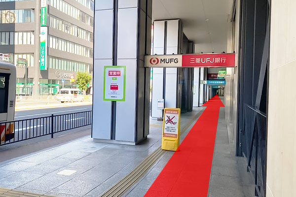 ④「南海堺東ビル」に沿って北へ進みます。